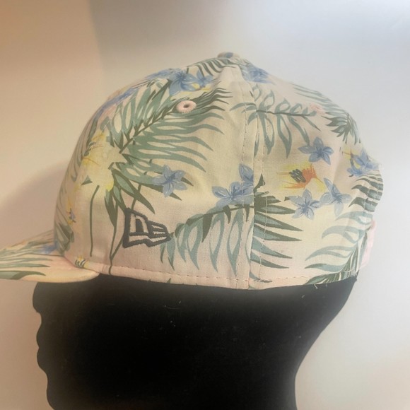 Florida Marlins 9Fifty Cooperstown Collection Floral Beach Hawaiian Snapback Hat - Picture 2 of 10